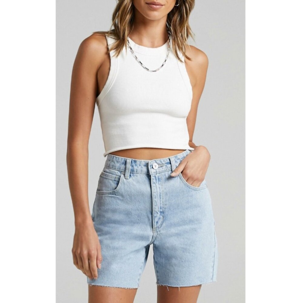 Abrand A Claudia Cut Off Denim Shorts in Walk Away 14